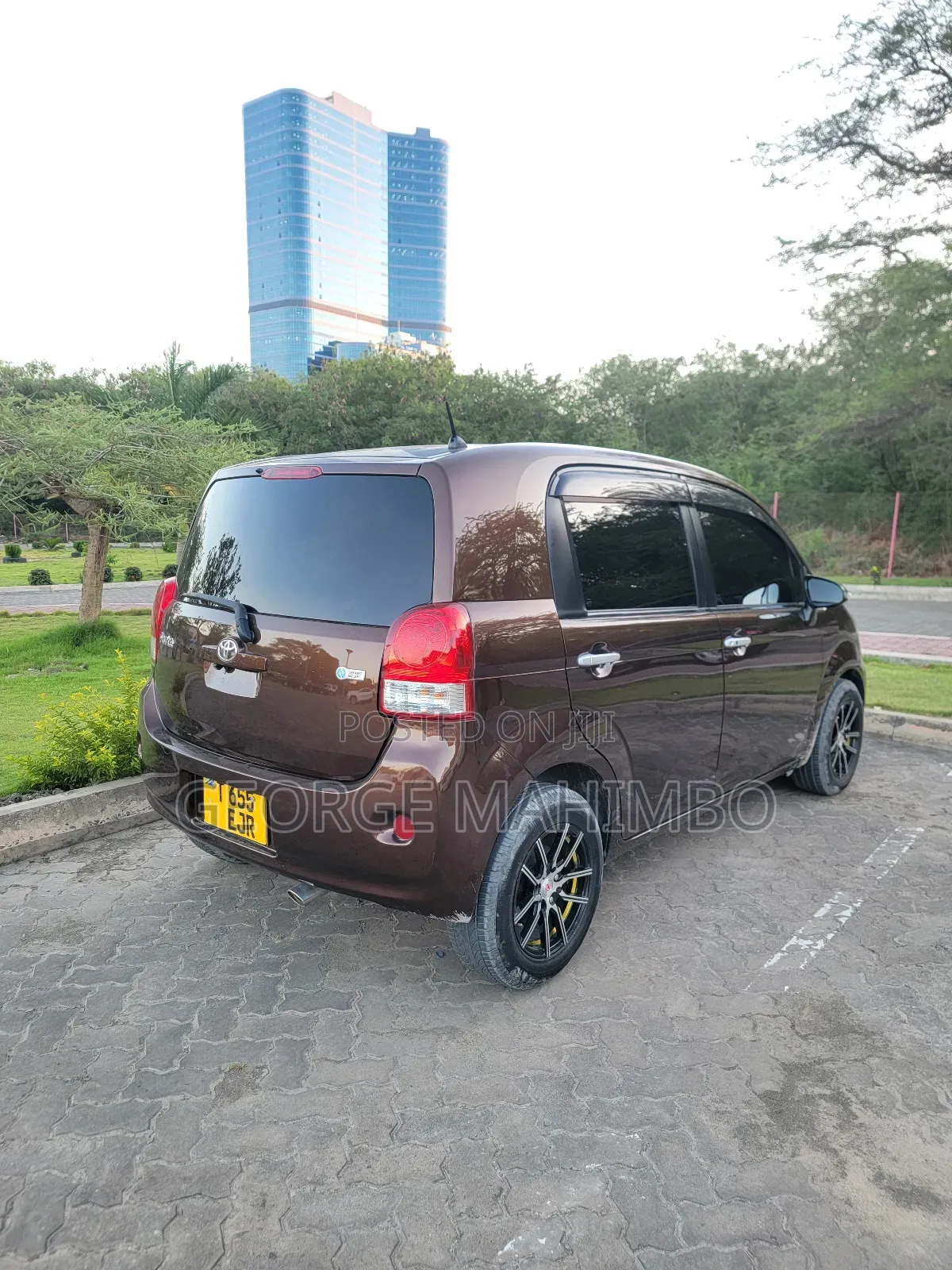 Toyota Porte 2014 Brown
