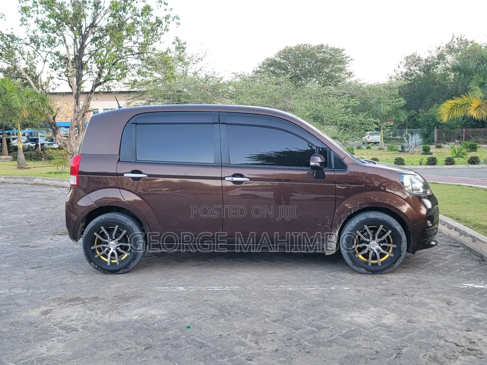 Toyota Porte 2014 Brown