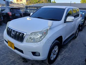 Toyota Land Cruiser Prado 2010 White