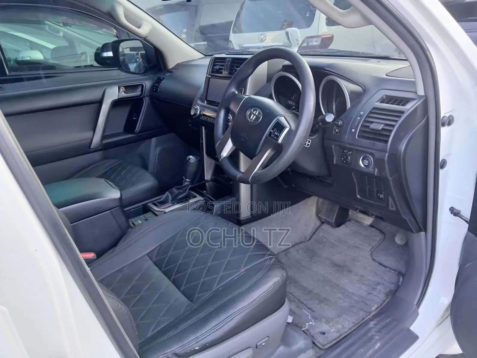 Toyota Land Cruiser Prado 2010 White