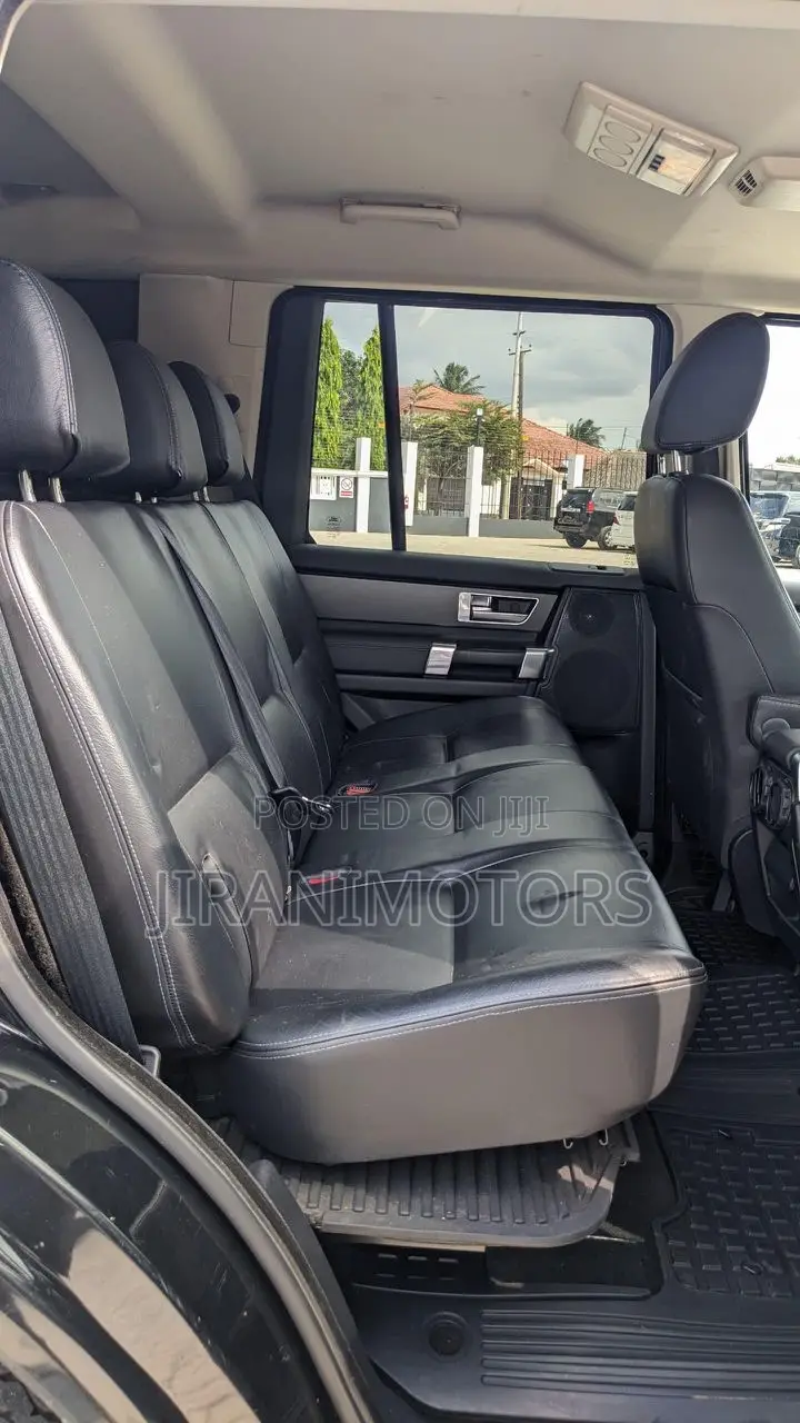 Land Rover Discovery 2016 Black