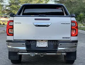 Toyota Hilux 2.4 Diesel 2020 White