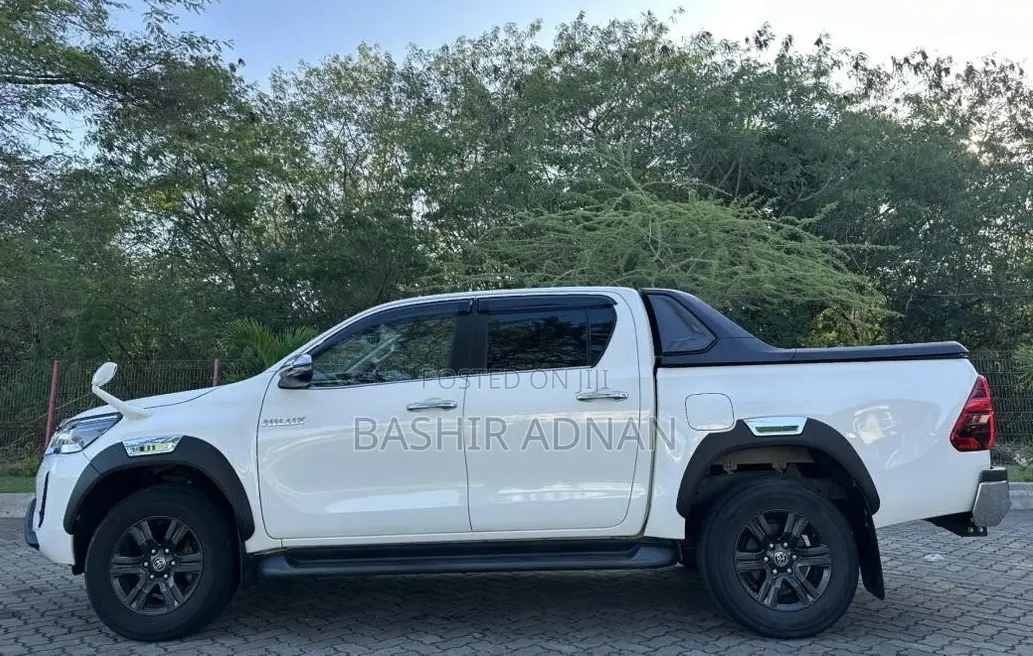 Toyota Hilux 2.4 Diesel 2020 White