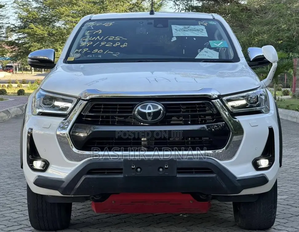 Toyota Hilux 2.4 Diesel 2020 White