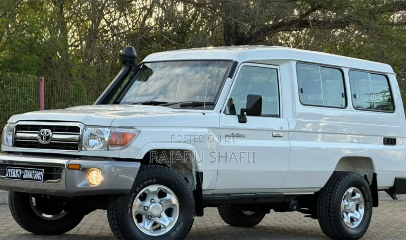 Toyota Land Cruiser 2015 White