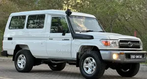Toyota Land Cruiser 2015 White