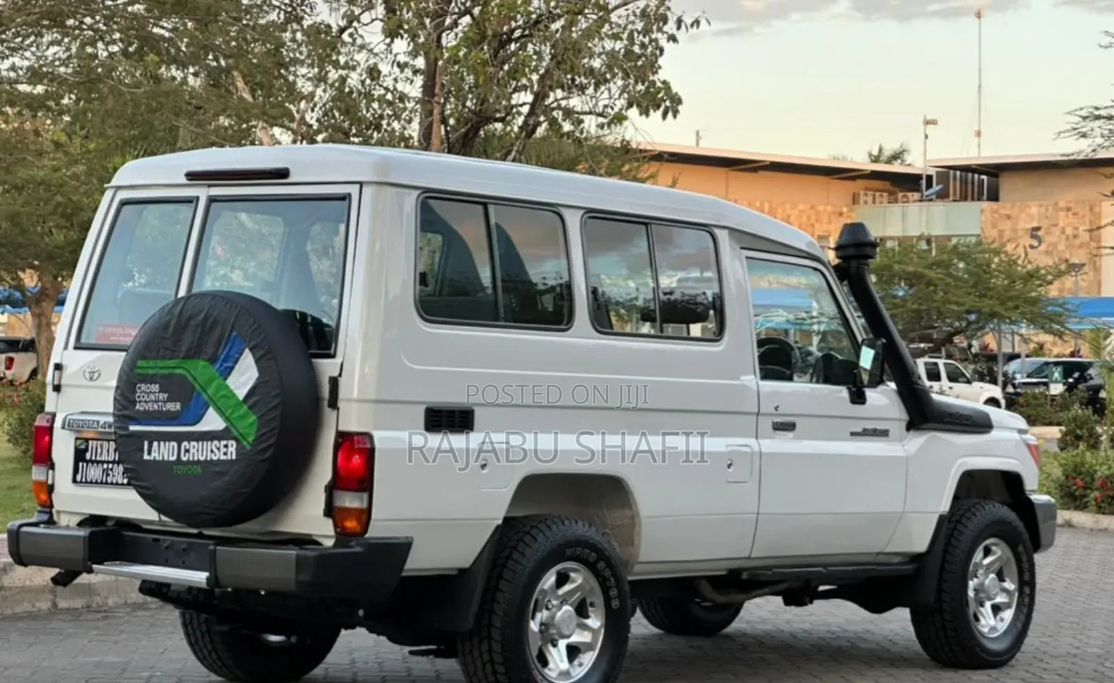 Toyota Land Cruiser 2015 White