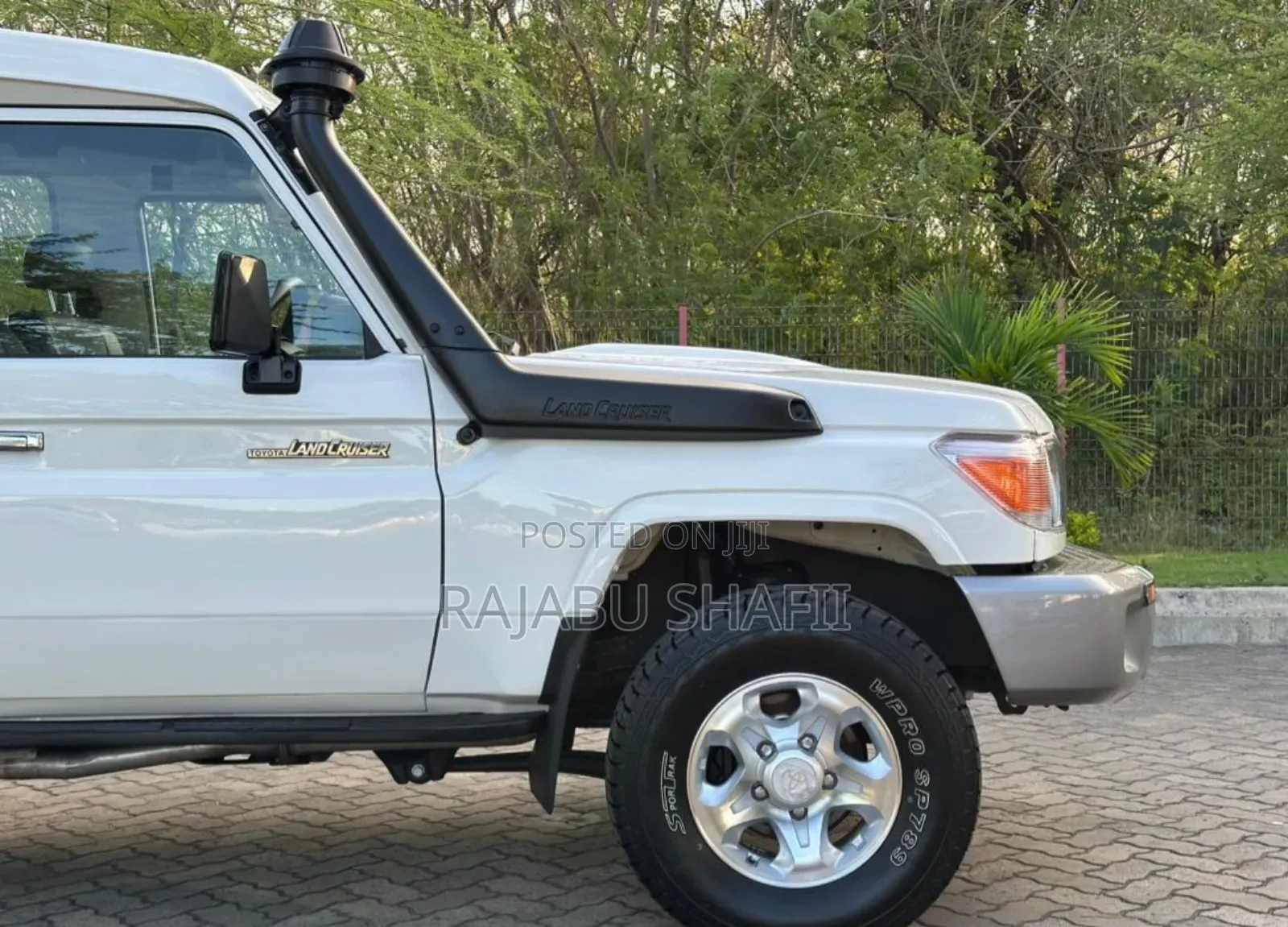 Toyota Land Cruiser 2015 White
