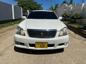 Toyota Crown 2007 White