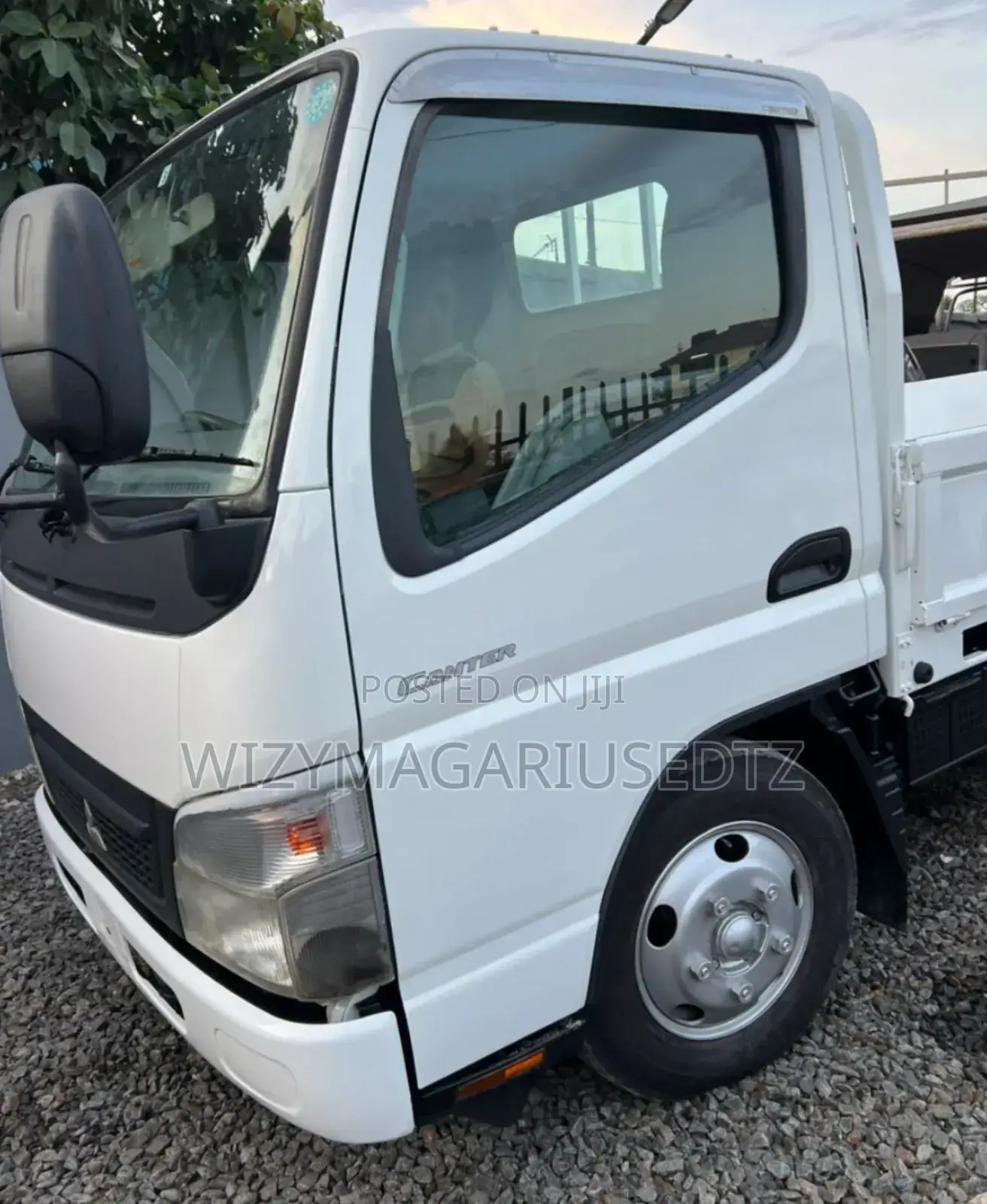 Mitsubishi Canter Tone 2