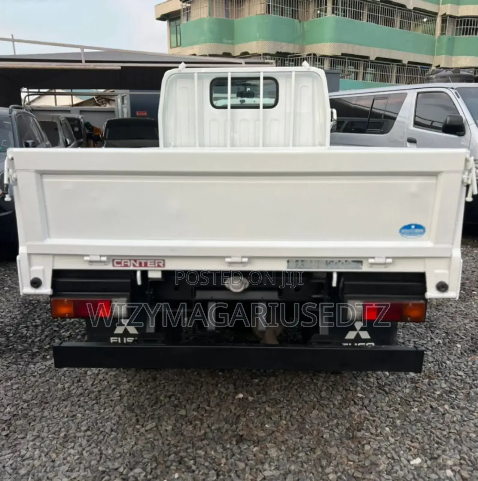 Mitsubishi Canter Tone 2