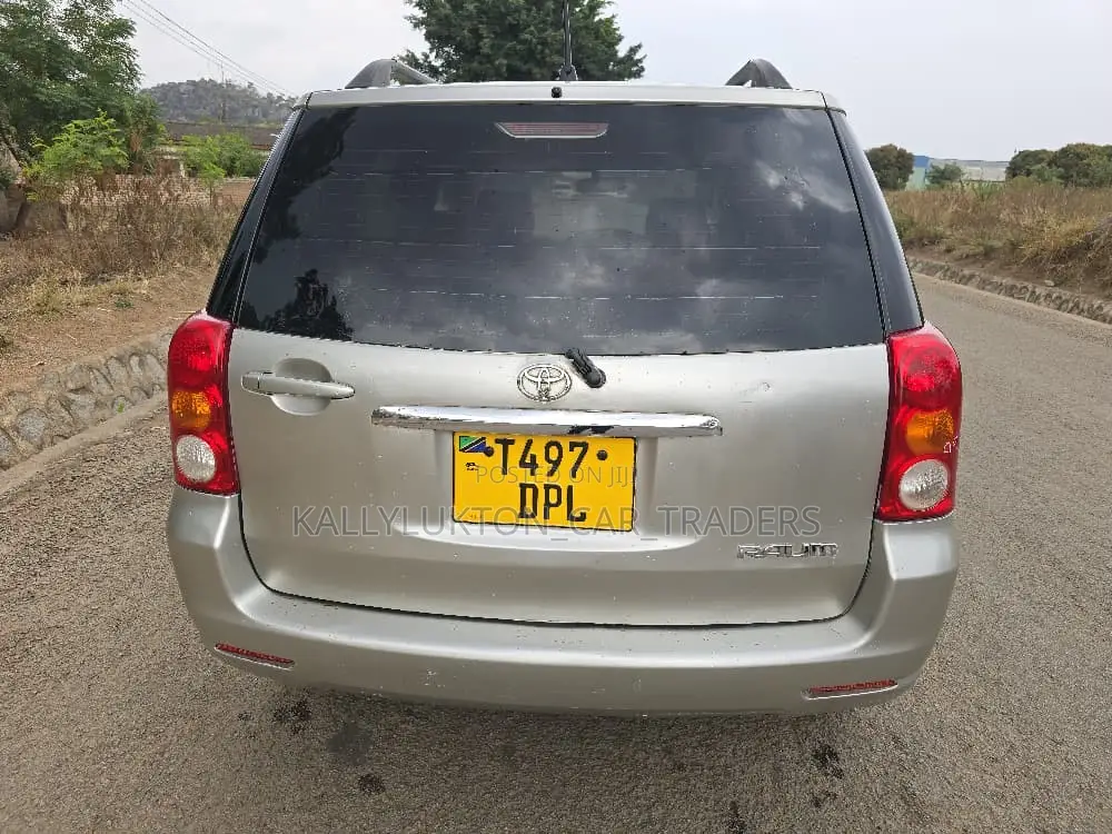 Toyota Raum 2006 Gold