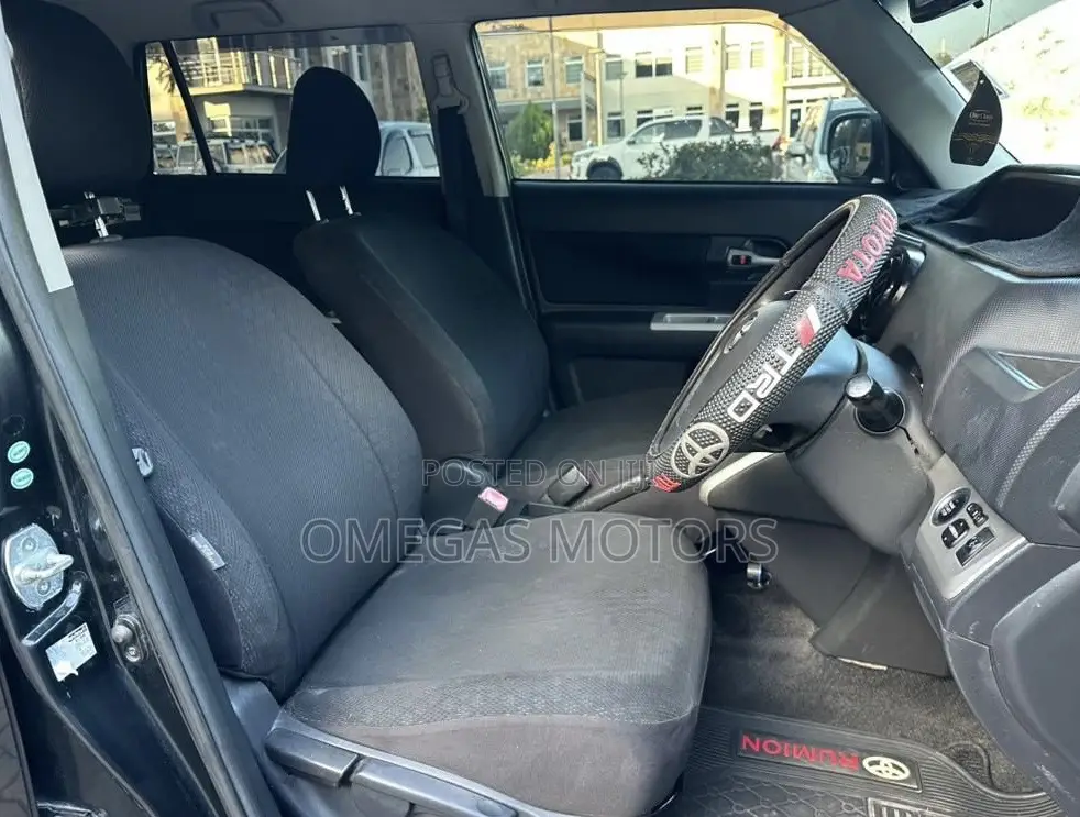 Toyota Corolla Rumion Hatchback 1.5 FWD 2009 Black