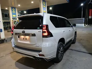 Toyota Land Cruiser Prado 2.8 2017 White