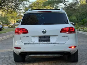 Volkswagen Touareg Hybrid 2012 White