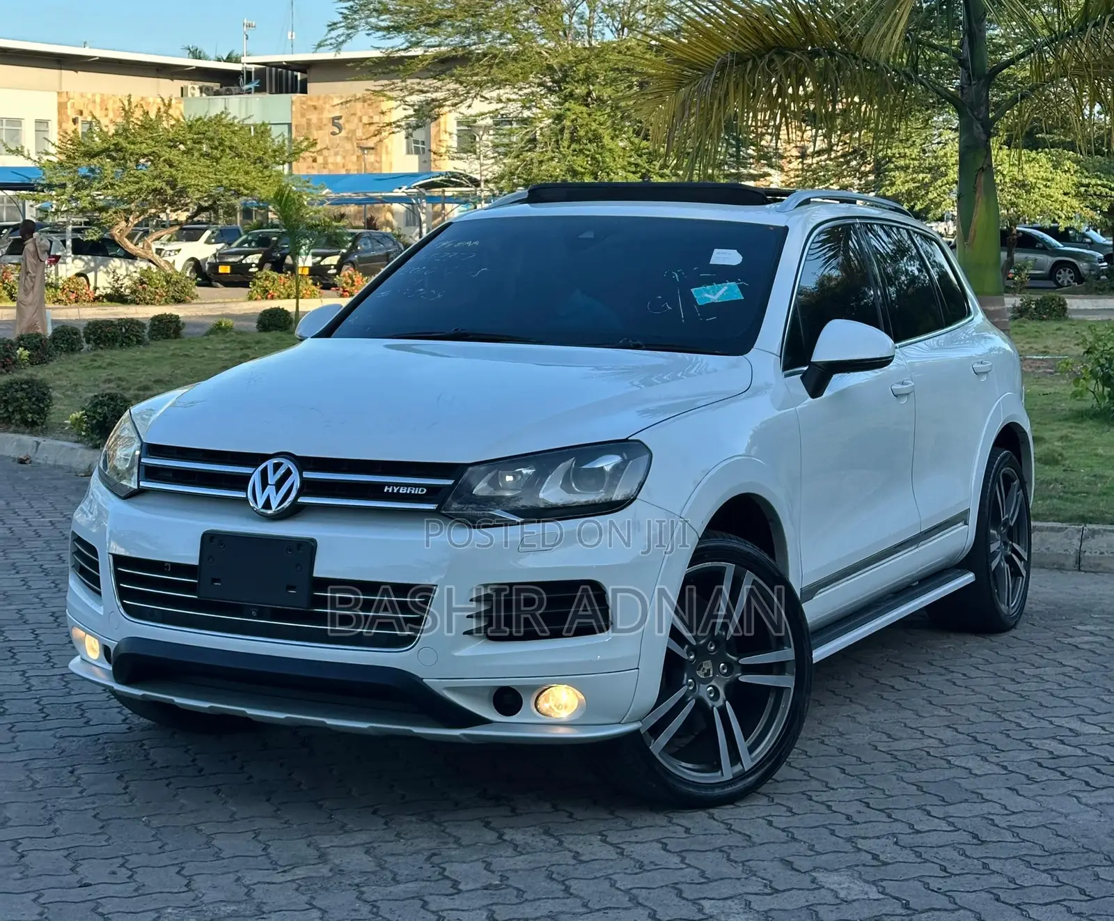 Volkswagen Touareg Hybrid 2012 White