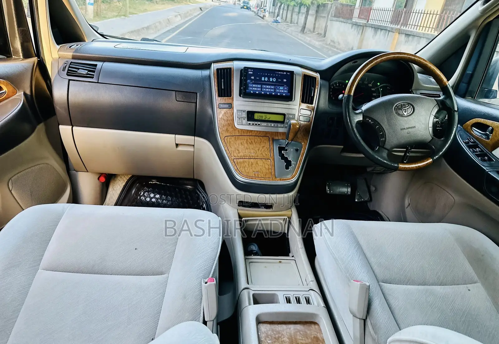 Toyota Alphard 2.4 Petrol FWD 2006 Gray