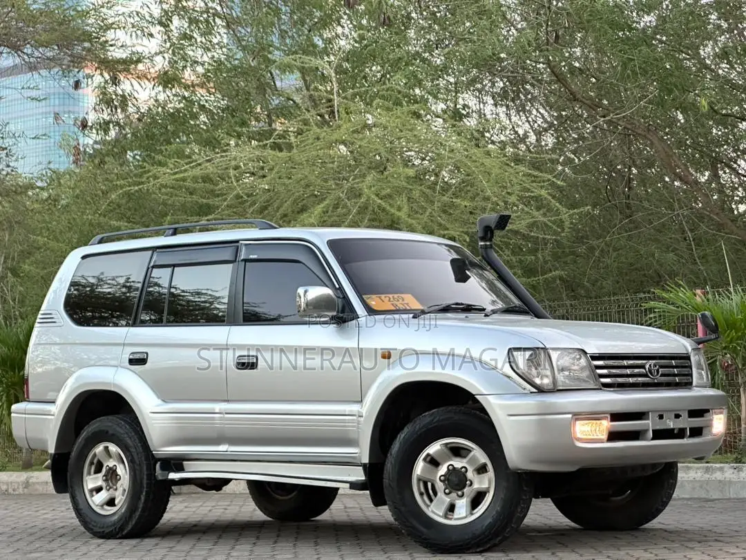 Toyota Land Cruiser Prado 2001 Gray