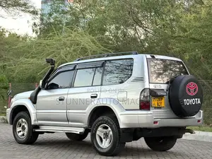 Toyota Land Cruiser Prado 2001 Gray