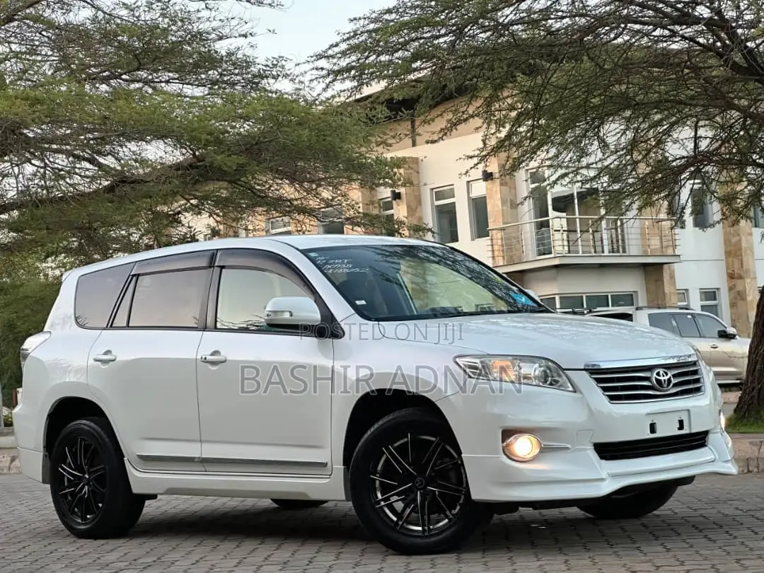 Toyota Vanguard 2010 Off white