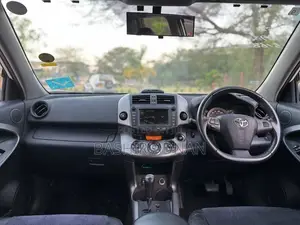 Toyota Vanguard 2010 Off white