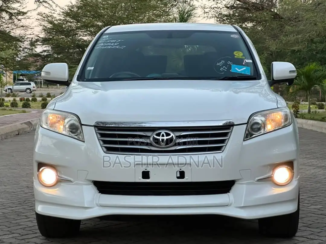 Toyota Vanguard 2010 Off white