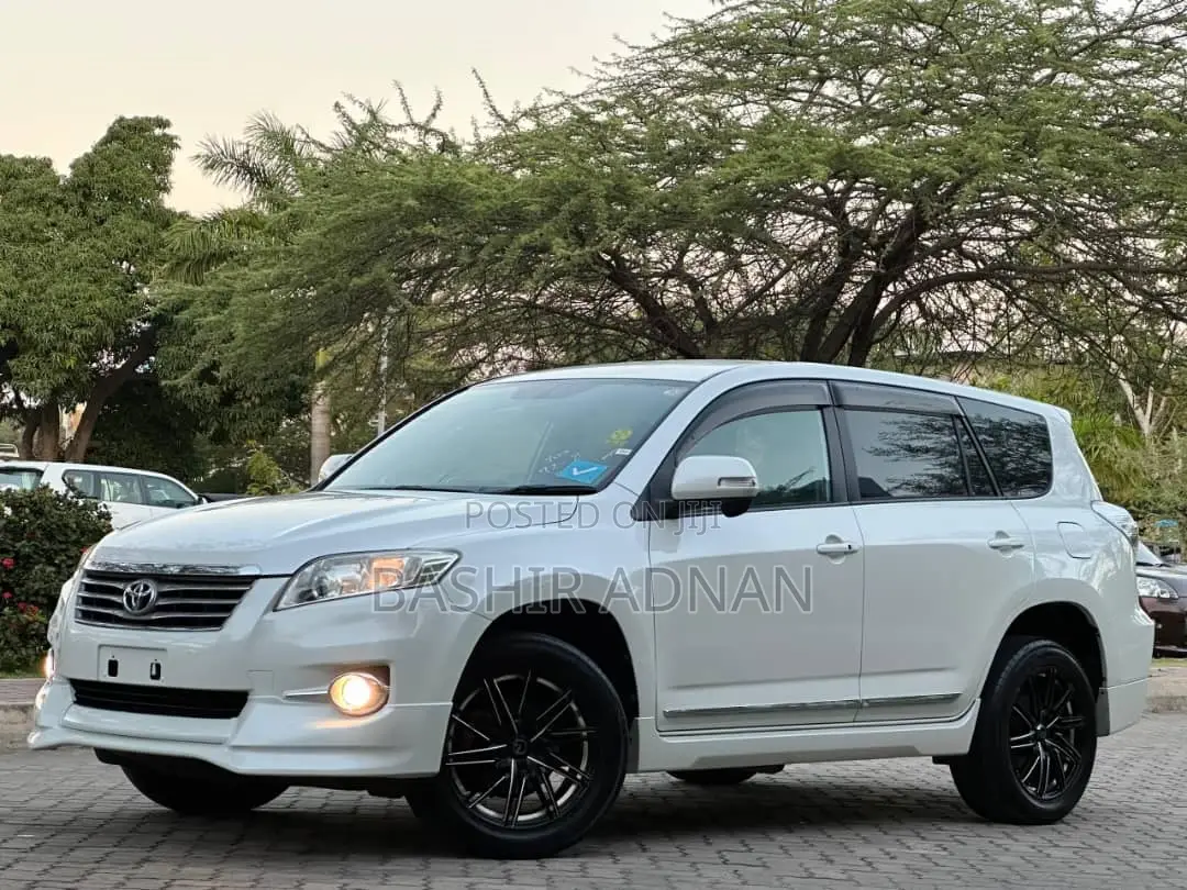 Toyota Vanguard 2010 Off white