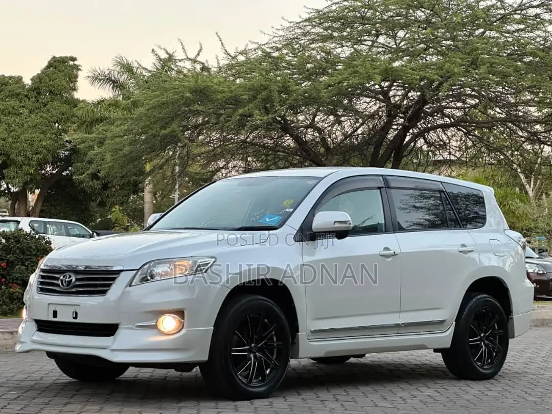 Toyota Vanguard 2010 Off white