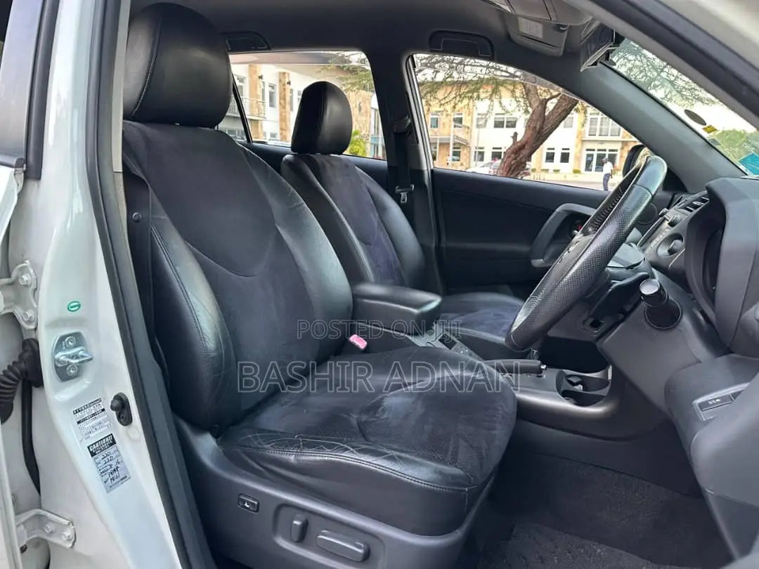 Toyota Vanguard 2010 Off white