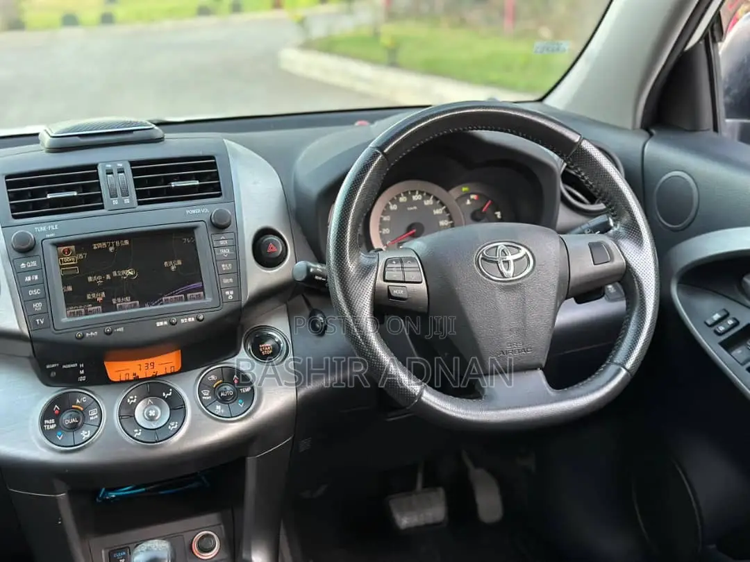 Toyota Vanguard 2010 Off white