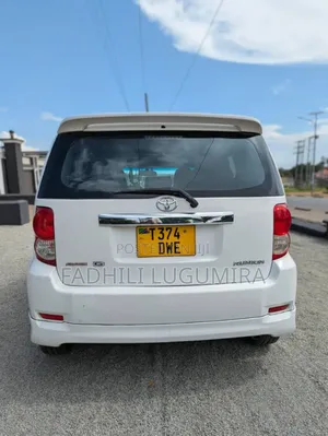 Toyota Corolla Rumion 2008 White