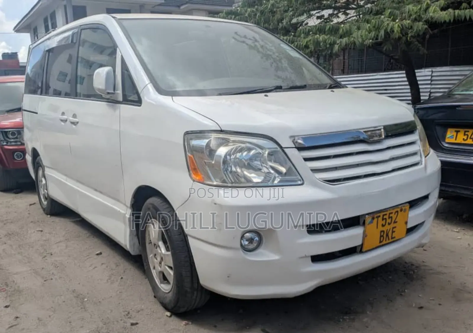 Toyota Noah 2004 White