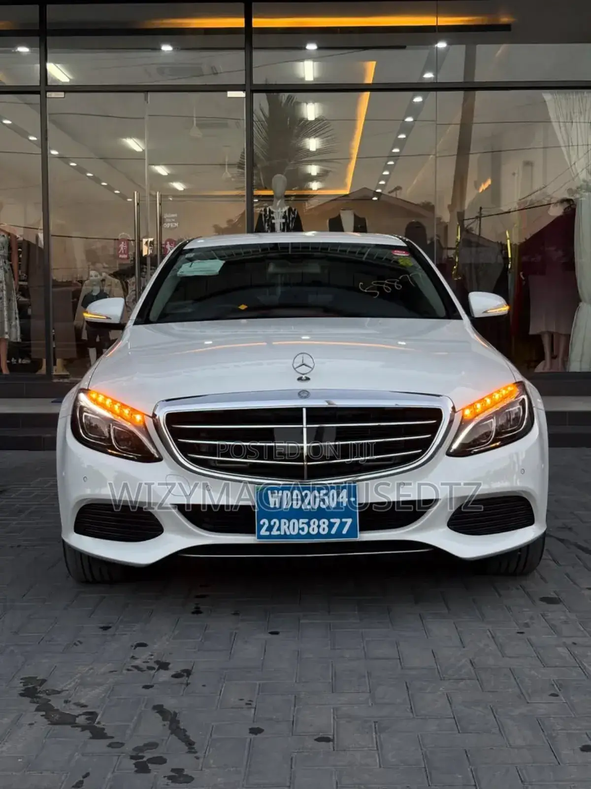 Mercedes-Benz C200 2015 Ivory