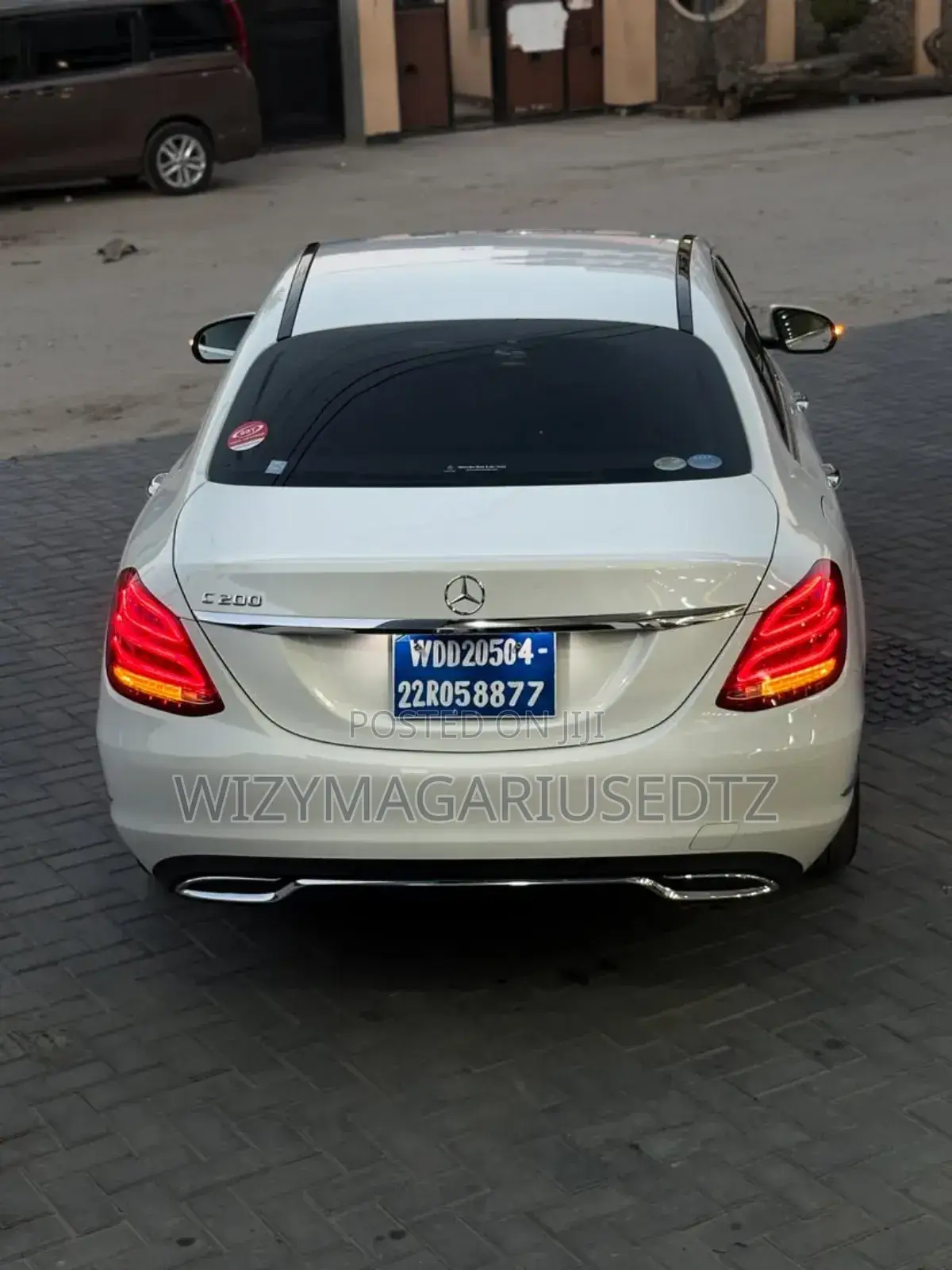 Mercedes-Benz C200 2015 Ivory