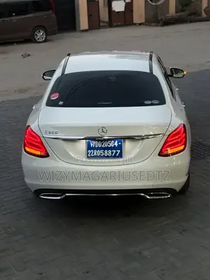 Mercedes-Benz C200 2015 Ivory