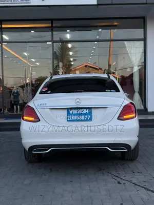 Mercedes-Benz C200 2015 Ivory