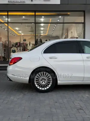 Mercedes-Benz C200 2015 Ivory