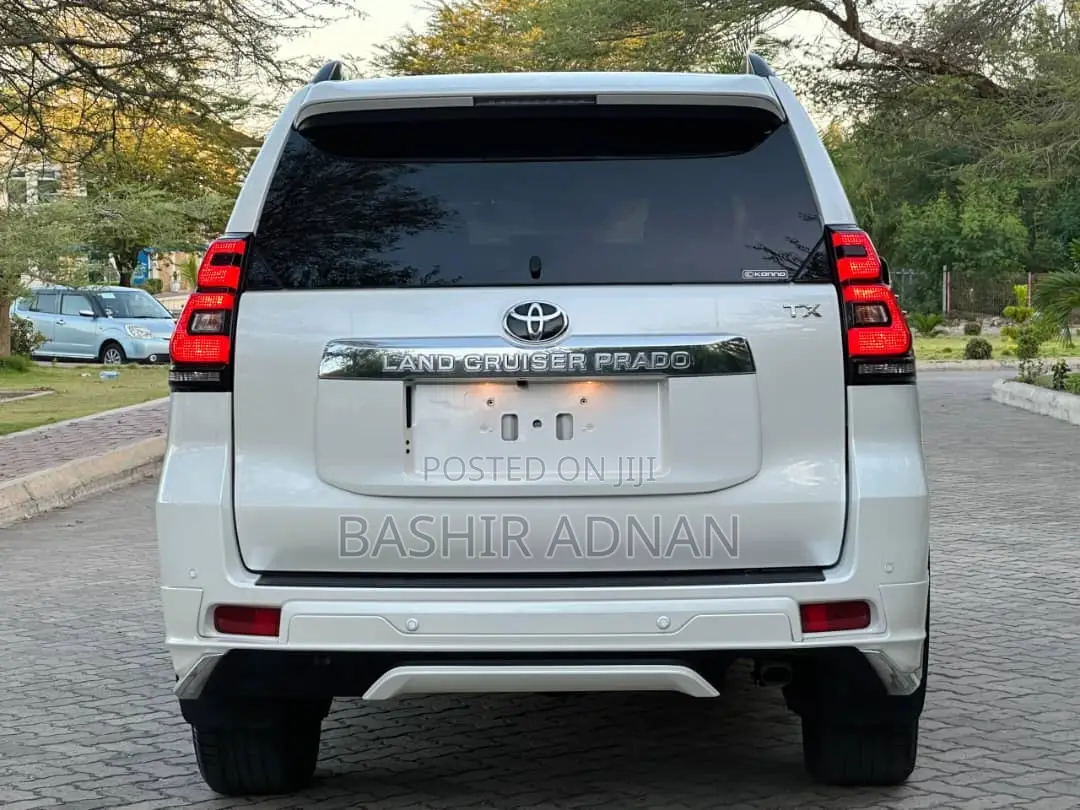 Toyota Land Cruiser Prado 2023 White