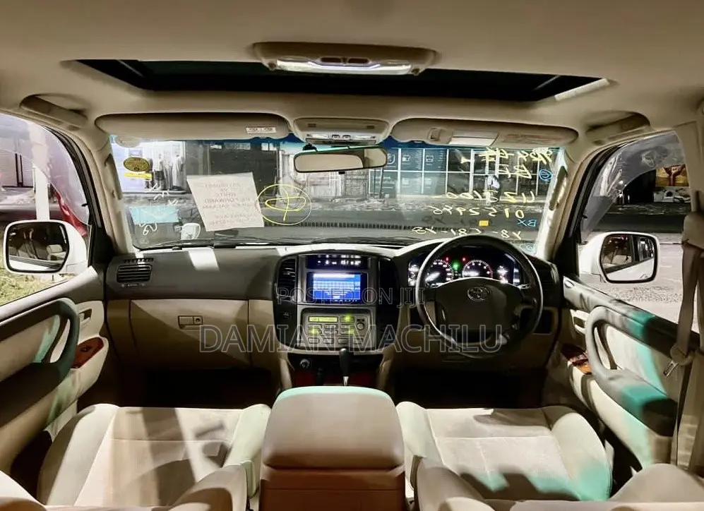 Toyota Land Cruiser 2006 White