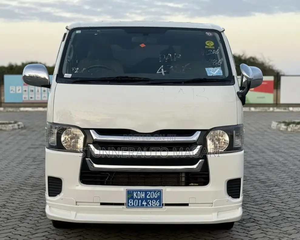 Toyota Quantum 2009 White