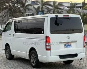 Toyota Quantum 2009 White
