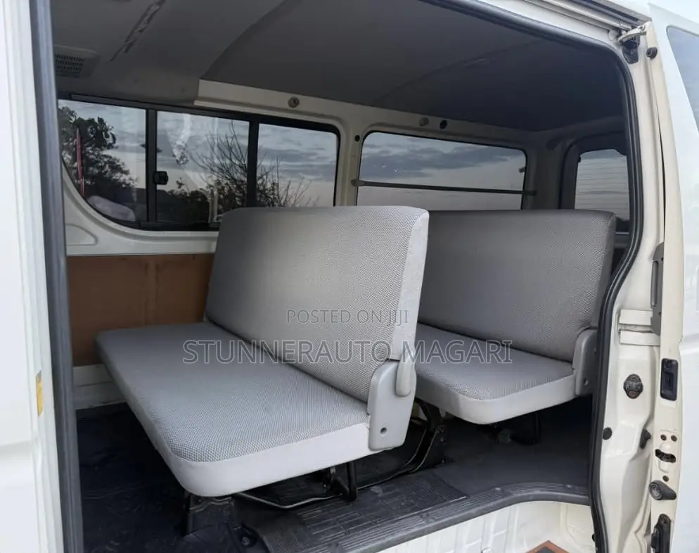 Toyota Quantum 2009 White