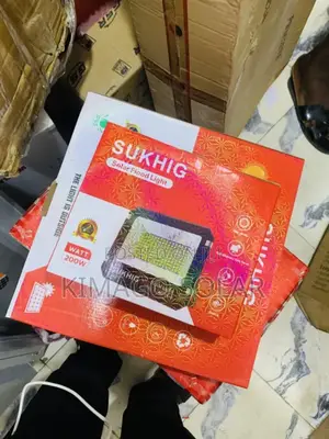 Taa Ya Solar Yenye Nguvu Ya 200w Kwa Usalama Wa Usiku Na Mchana