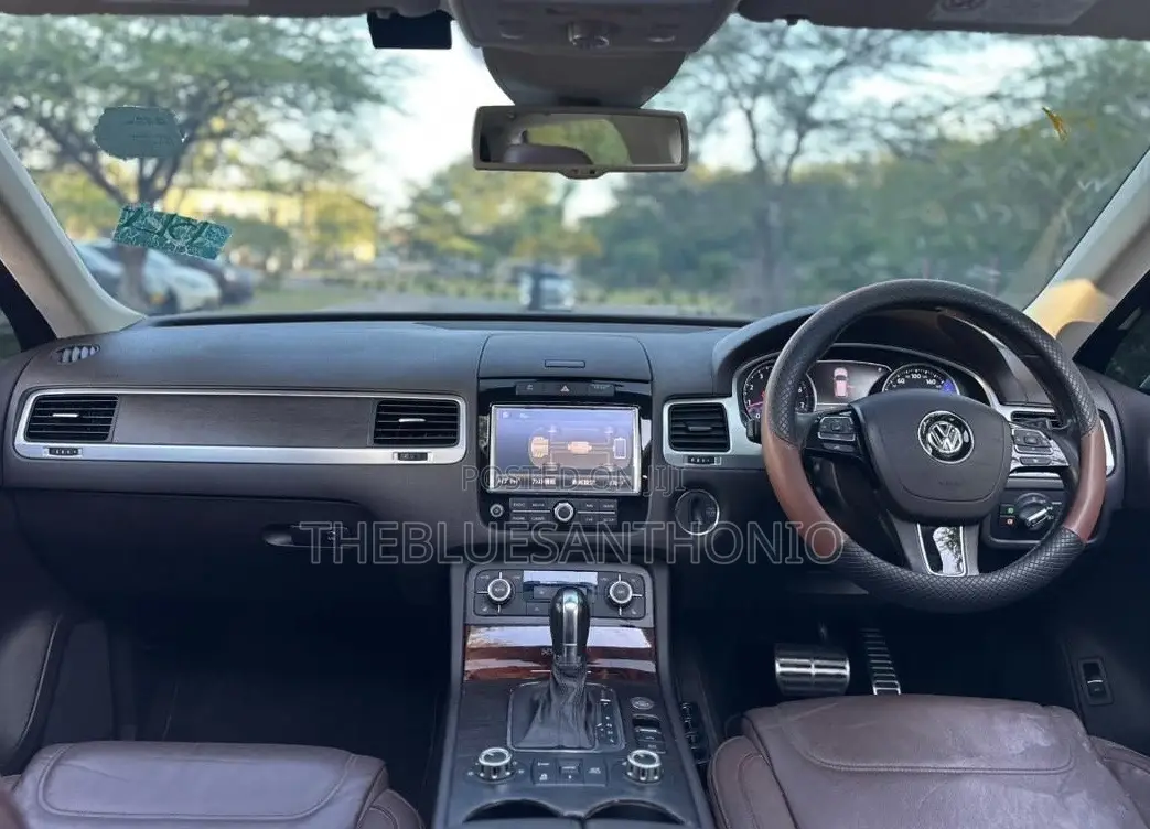 Volkswagen Touareg 2013 White