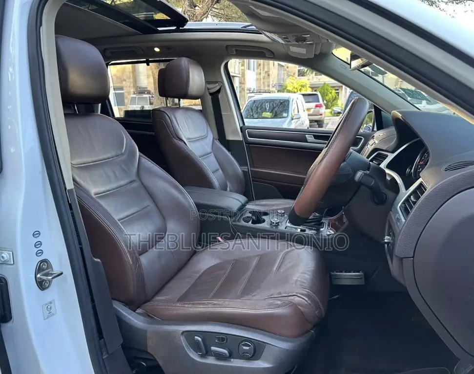 Volkswagen Touareg 2013 White