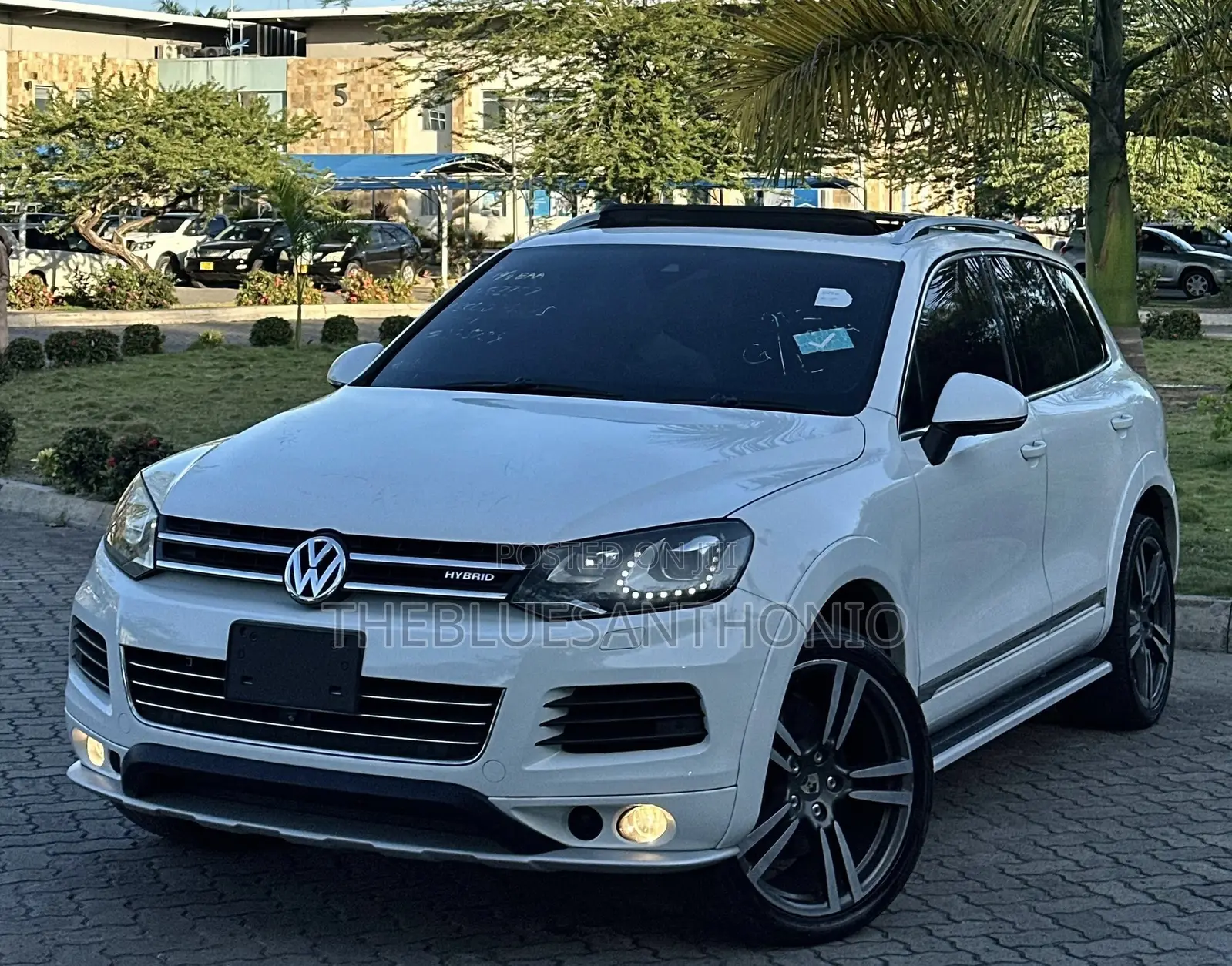 Volkswagen Touareg 2013 White