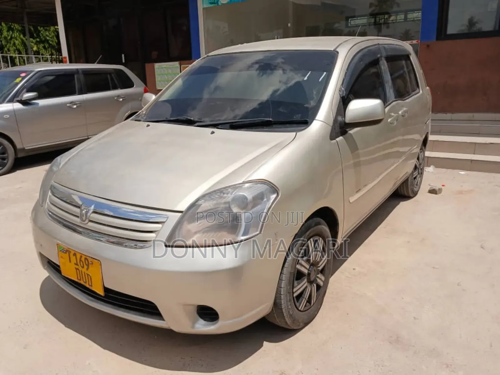 Toyota Raum 2008 Silver