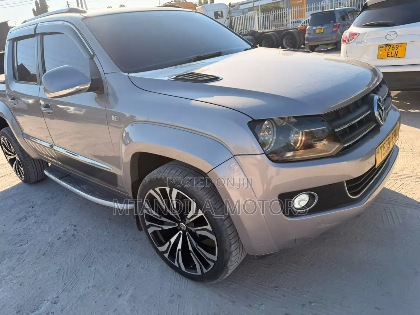 Volkswagen Amarok 2011 Gray