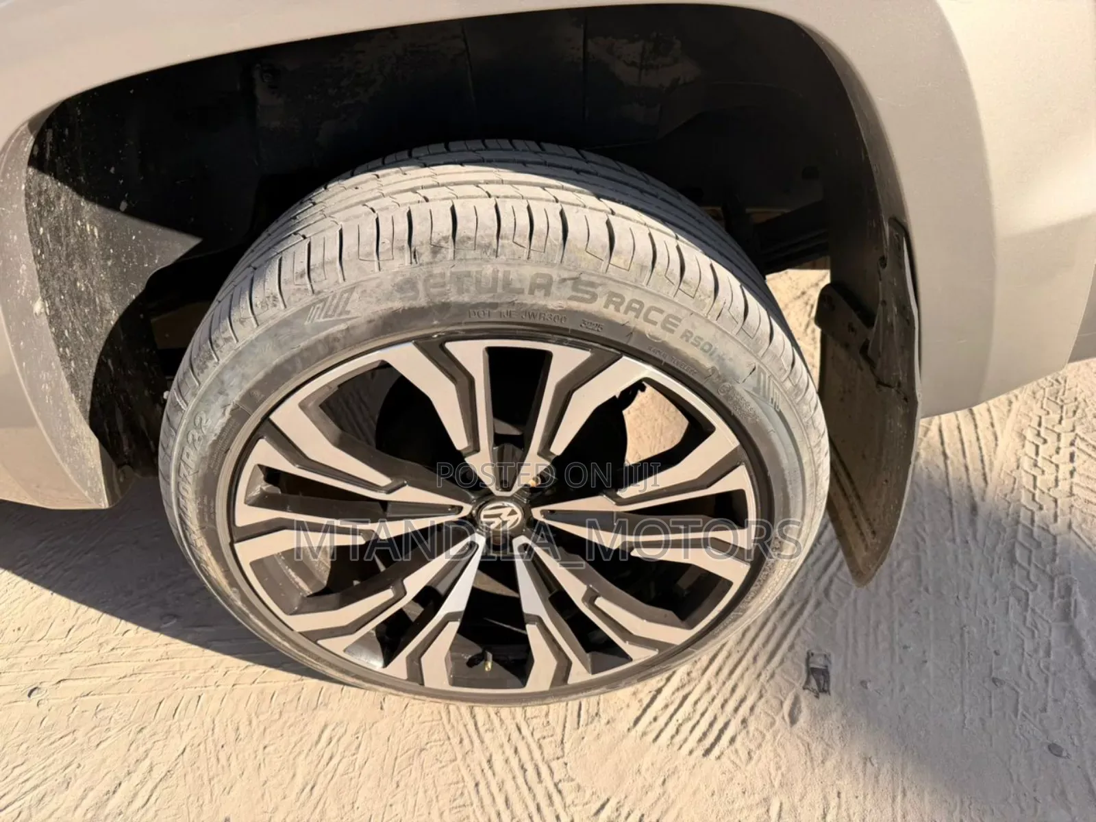 Volkswagen Amarok 2011 Gray