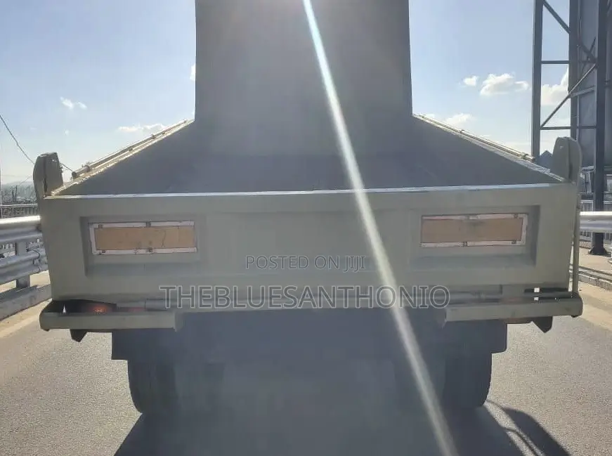 Mitsubishi Fuso Tipa Kaliiii 1996 Yellow